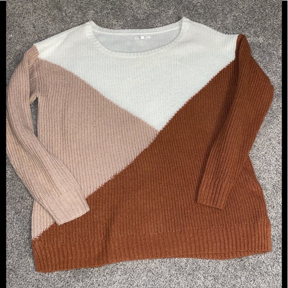 Maurices sweater size L - Picture 2 of 5